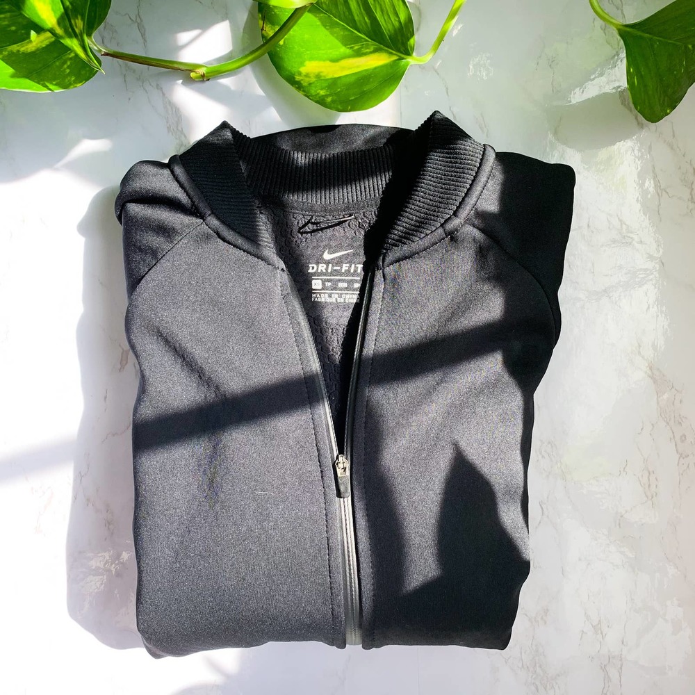SOLD 📦 NIKE dri-fit therma short sleeve jacket